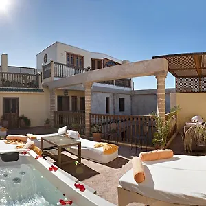 4* Riad Chbanate